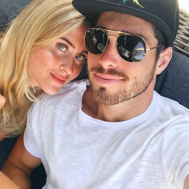 Stylish Metal Square Sunglasses For Men And Women-FunkyTradition