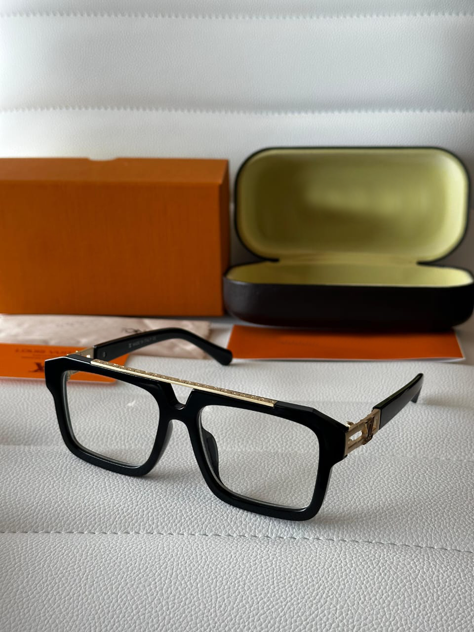 Luxury Black Square Eyeglasses with Gold Detailing – Premium Fashion Frame