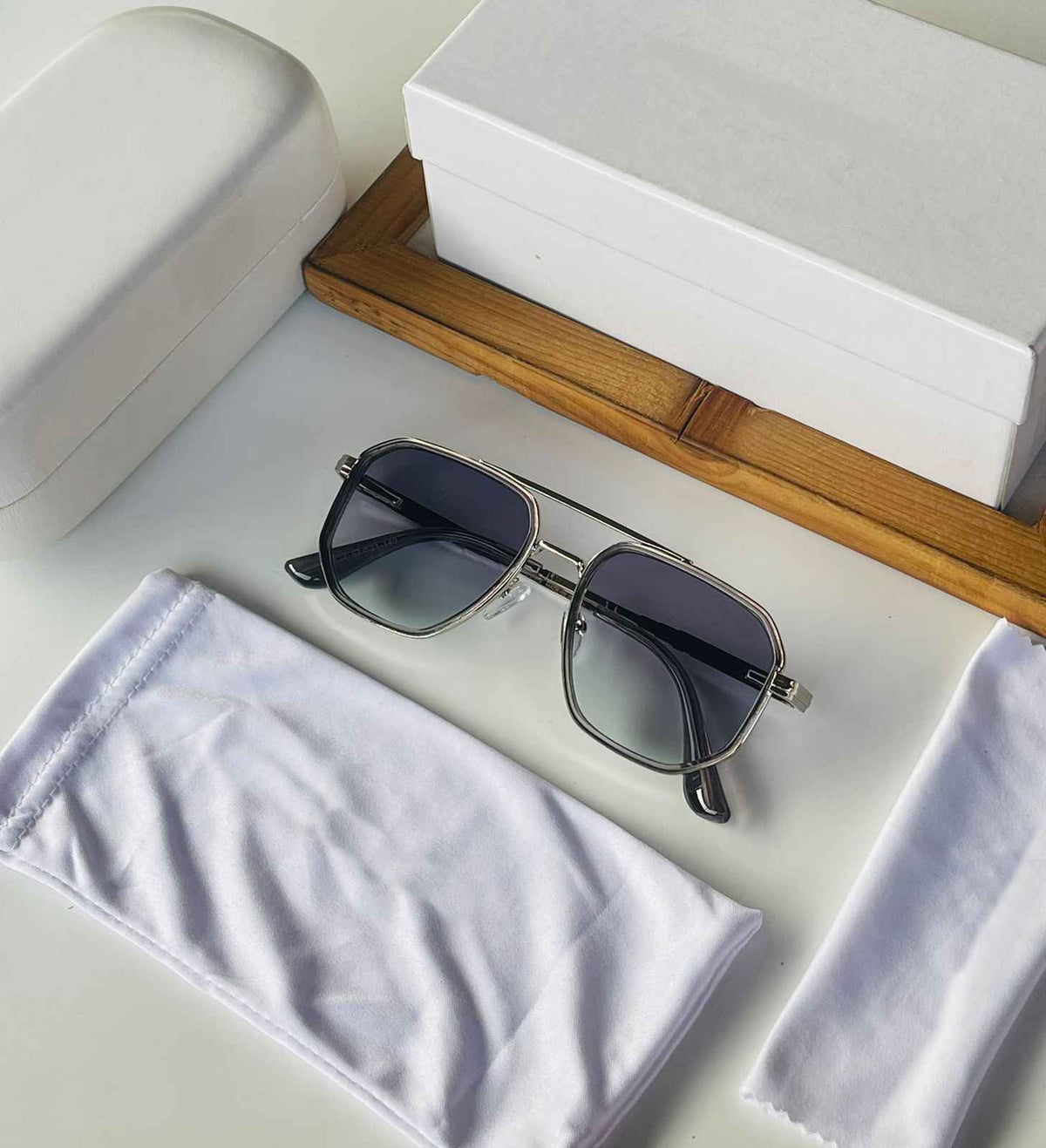 Classic Aviator Sunglasses for Men & Women - Metal Frame, Gradient Lens, UV Protection
