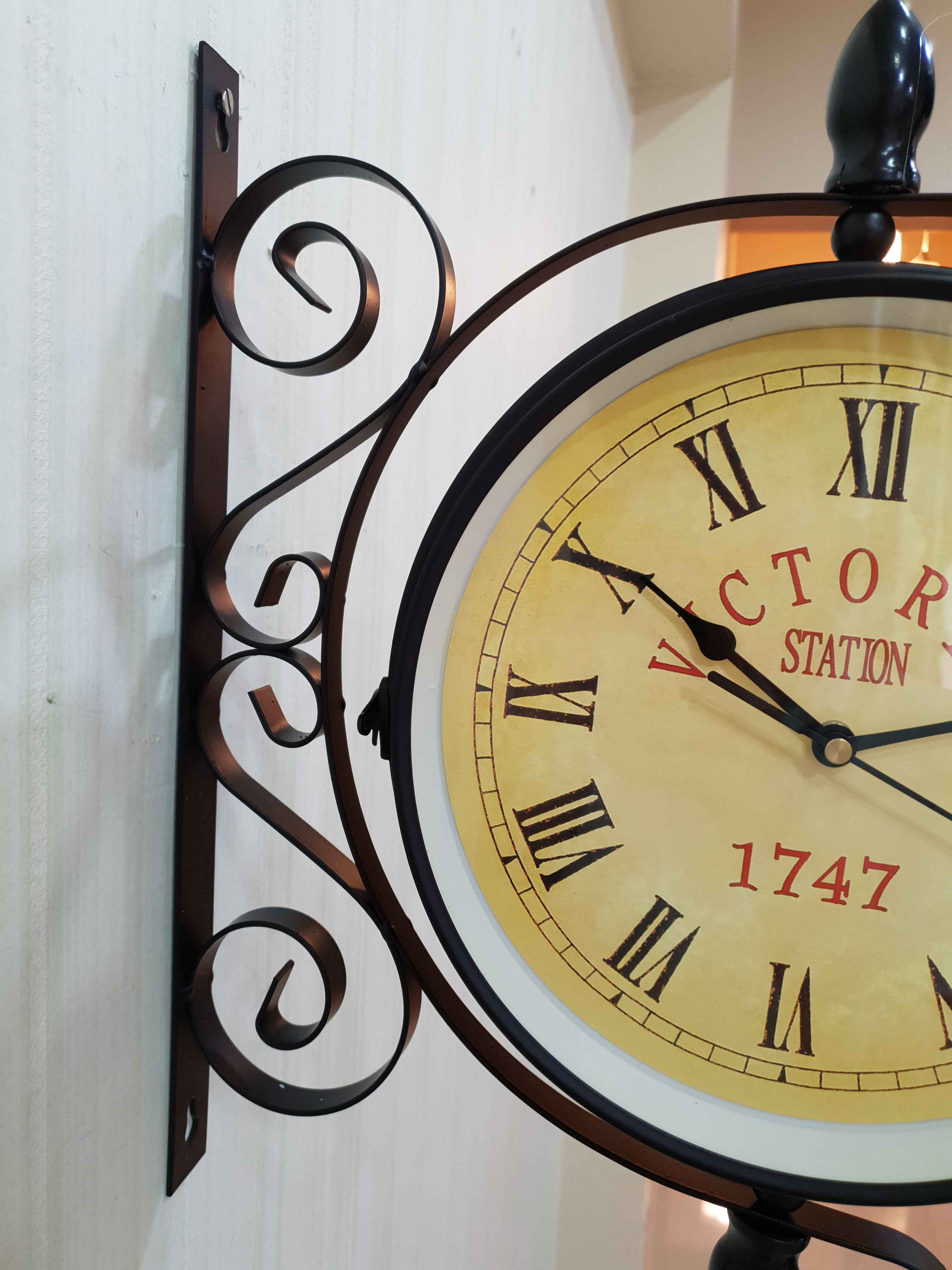 FunkyTradition Luxury Look Black Round Wall Hanging Double Sided 2 Faces Retro Victoria Station Wall Clock