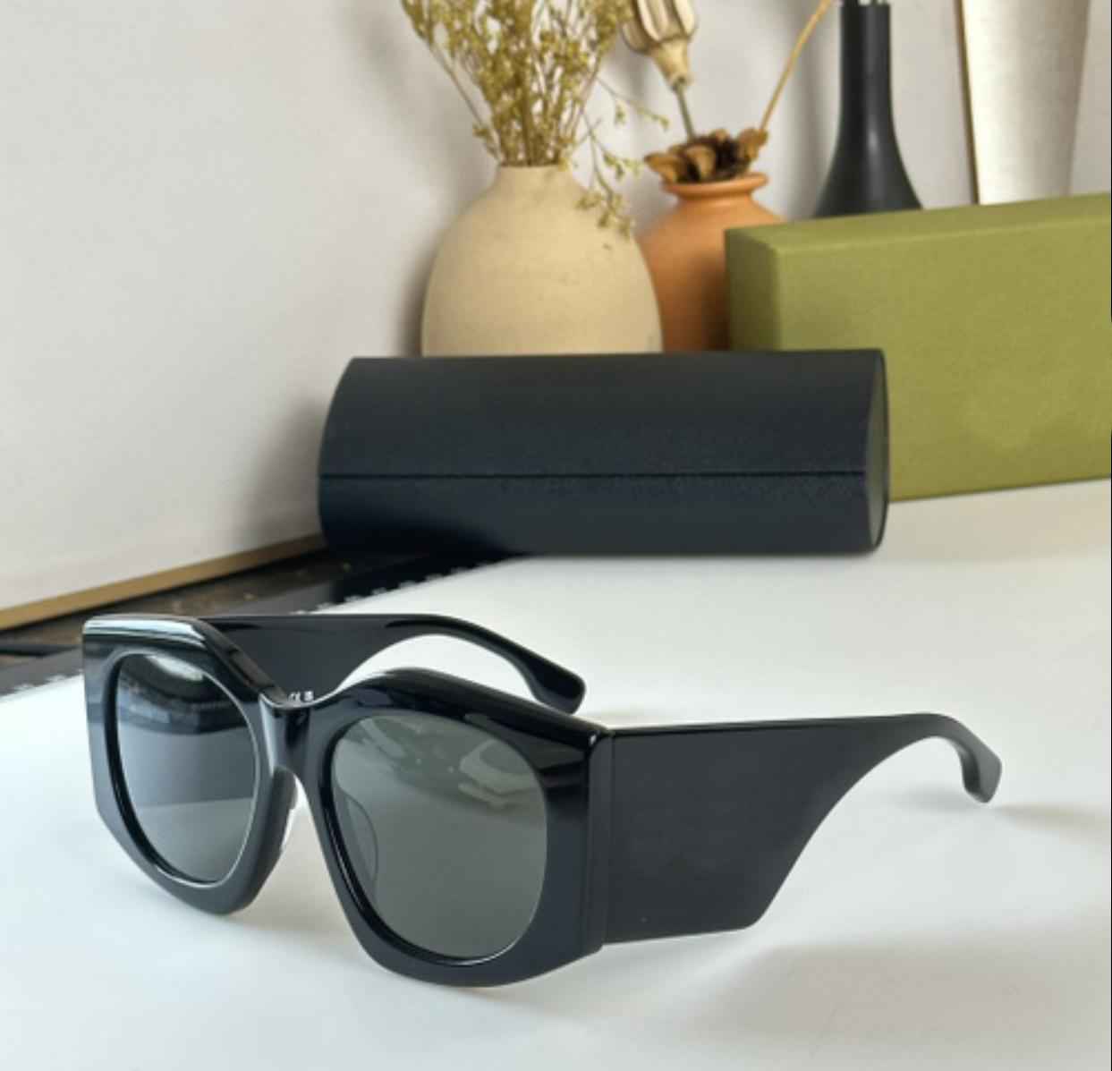 Bold Oversized Shield Sunglasses with Geometric Frames- FunkyTradition