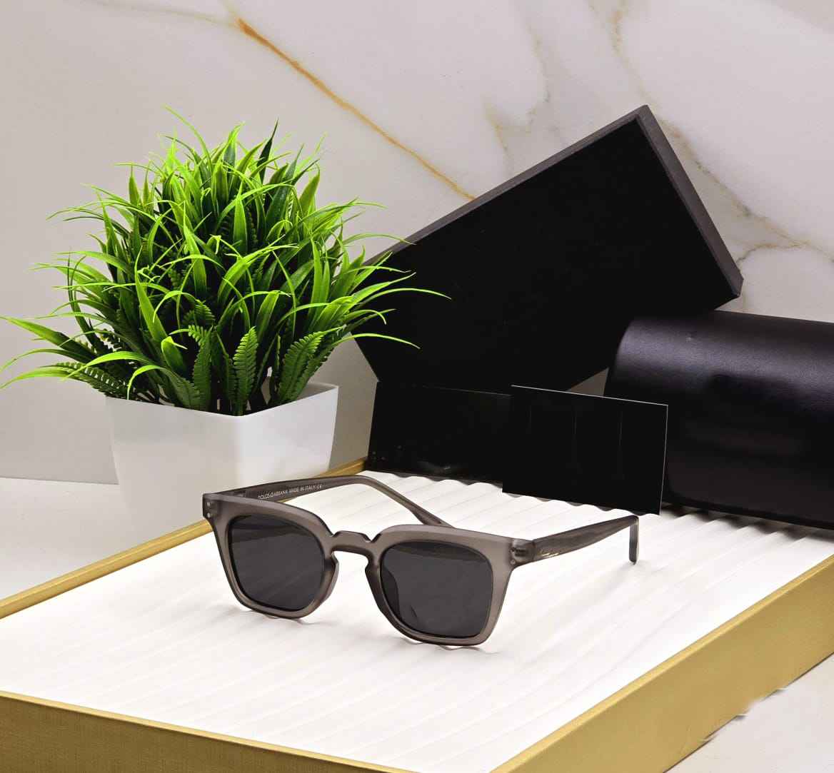 Classic Black Retro-Style Sunglasses with Sleek Design- FunkyTradition