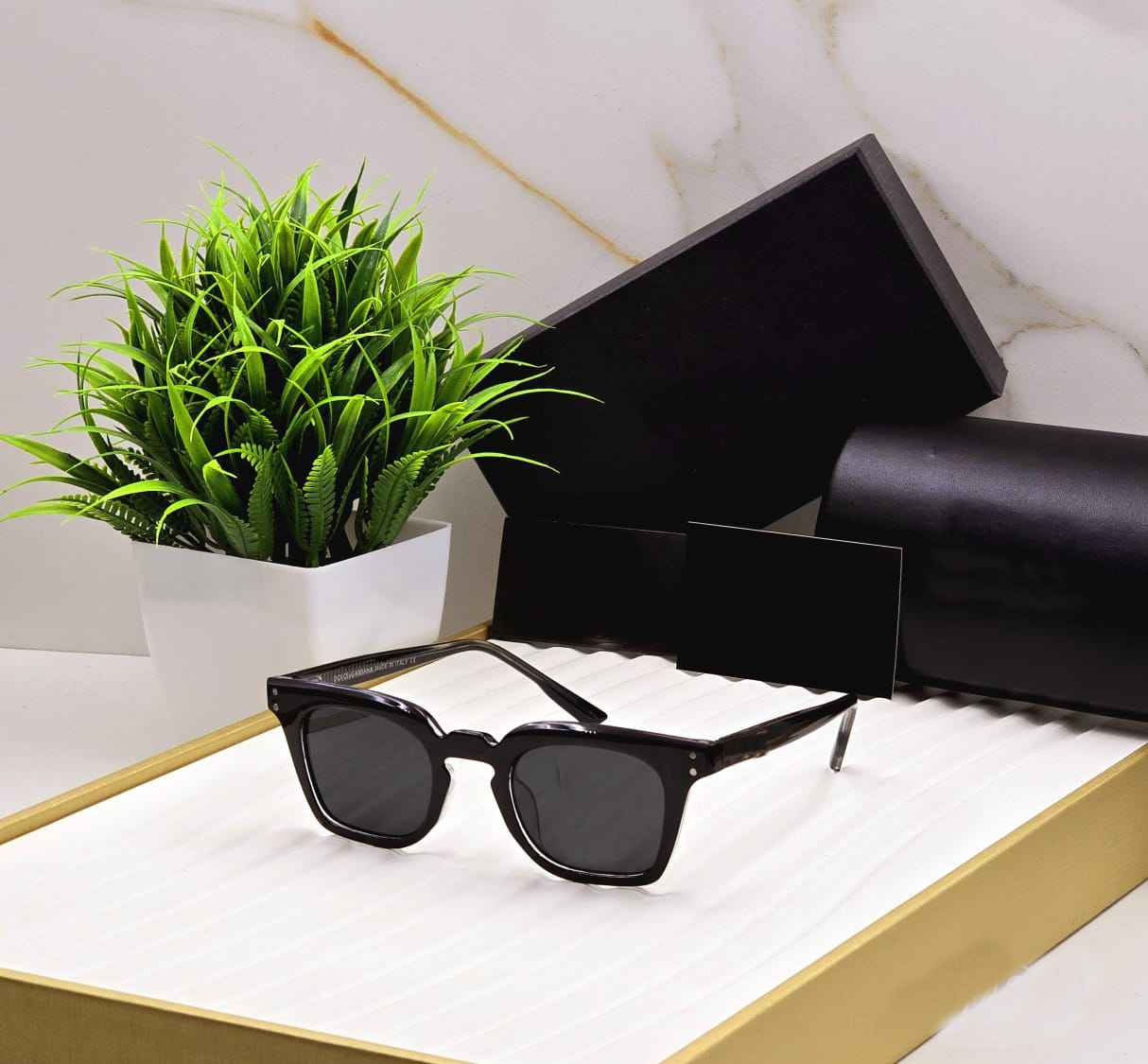 Classic Black Retro-Style Sunglasses with Sleek Design- FunkyTradition