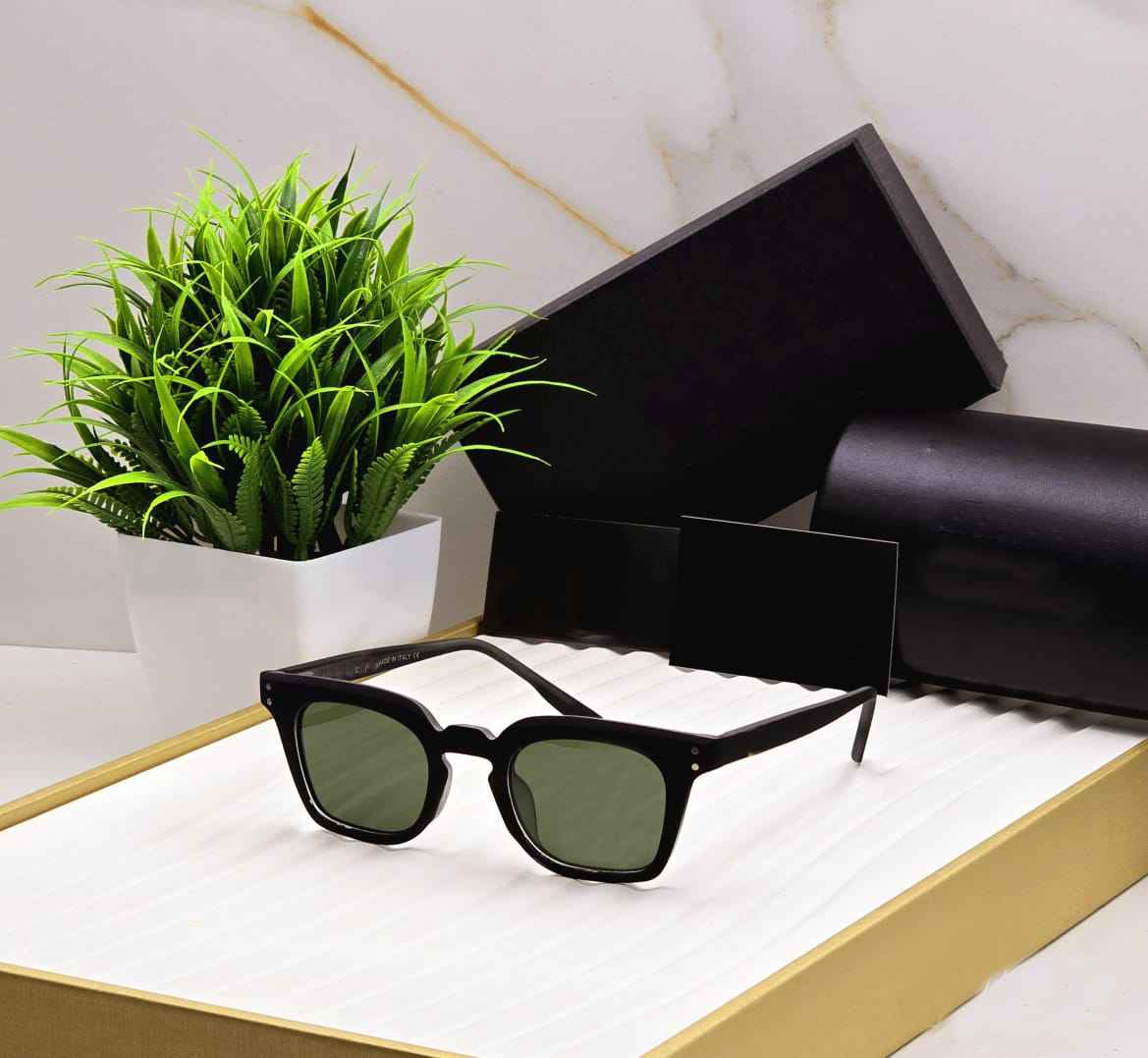 Classic Black Retro-Style Sunglasses with Sleek Design- FunkyTradition