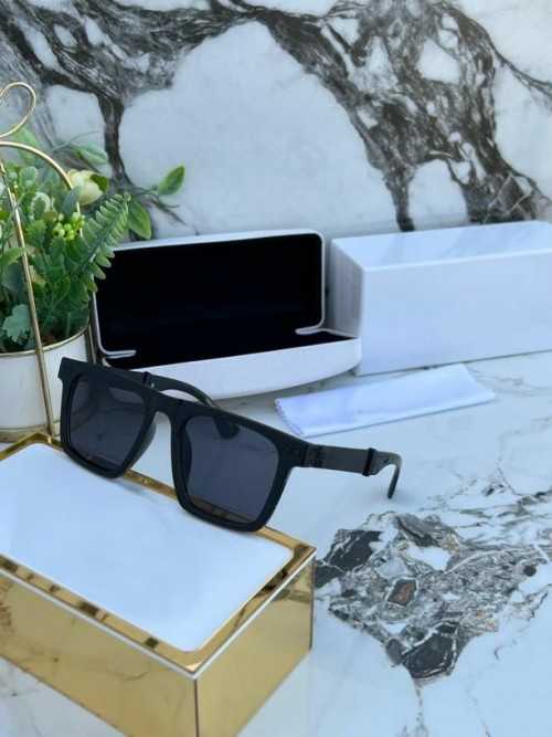 Classic Matte Black Square Sunglasses - UV Protection