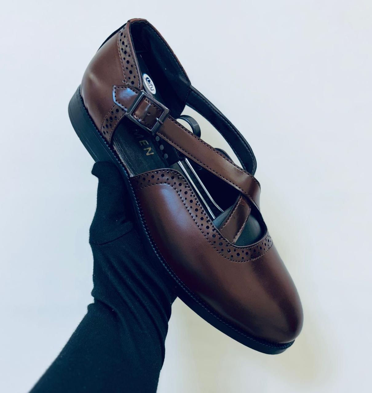 CTHY CROSS LETHER DAD SANDALS シティ（Milliey Diamante