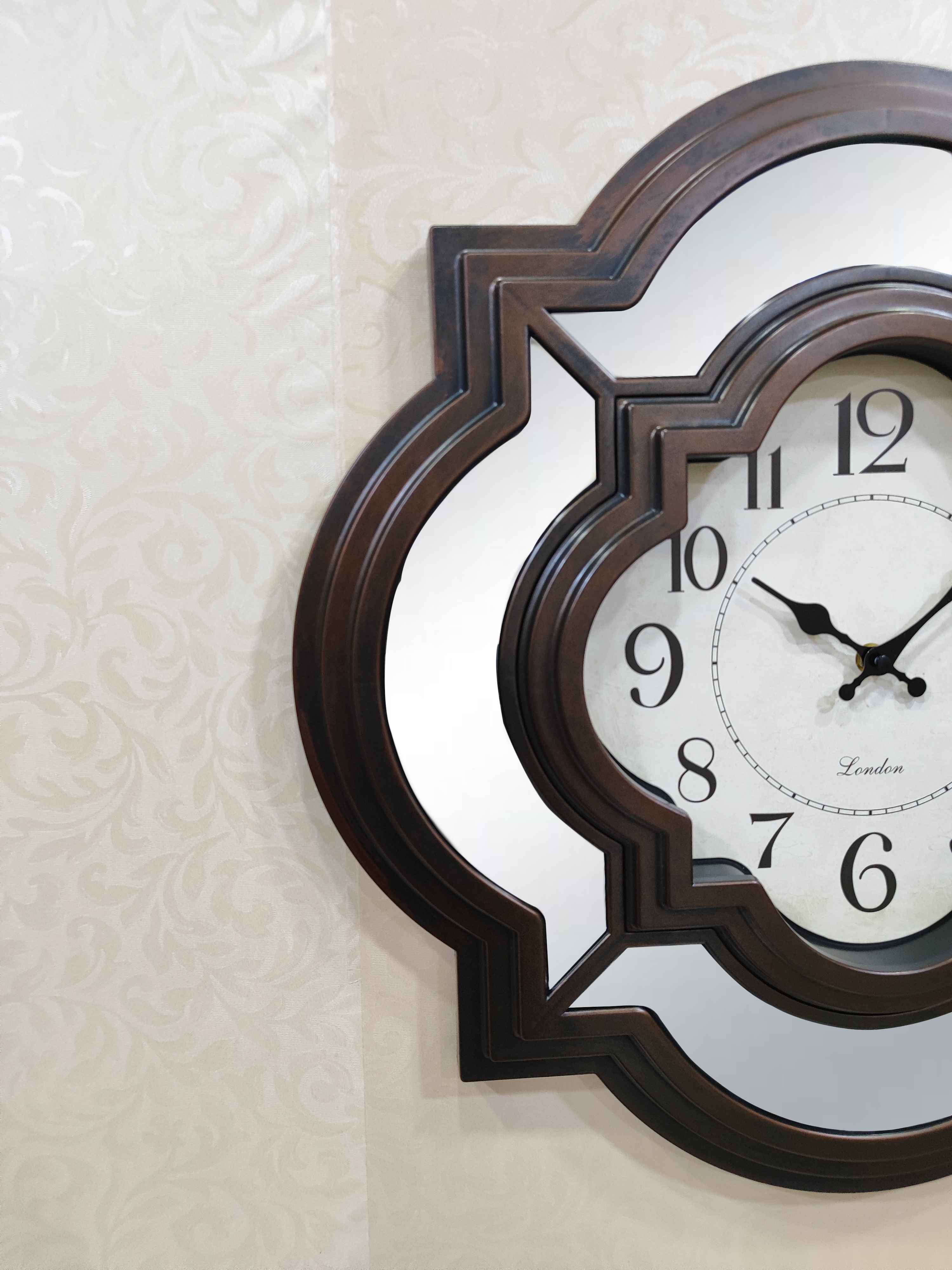 Modern Mirrored Wall Clock – Elegant Fiber Frame with Reflective Mirror Design | 52x5x52 cm (20x2x20 in)