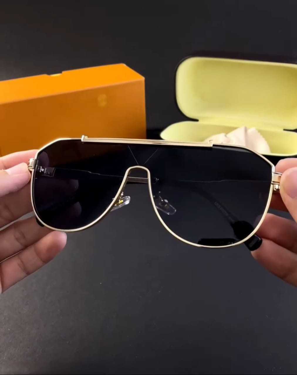 Luxury Gold Frame Aviator Sunglasses – Black Lens | Designer Unisex UV Protection