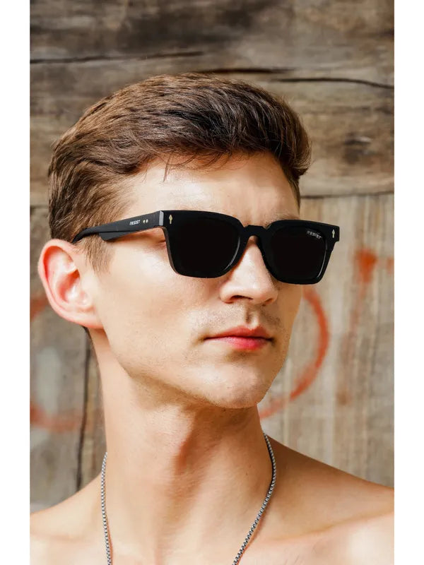 Polarized And UV Protected Black Wayfarer Sunglasses For Men & Women- FunkyTradition
