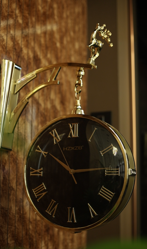 Luxury Double-Sided Hanging Wall Clock – Premium Deer Design | Modern Home & Living Decor