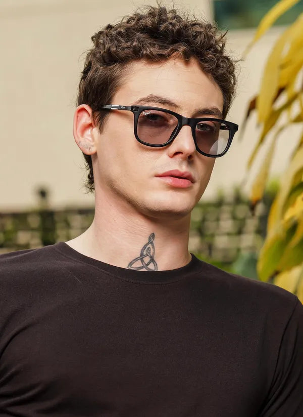 Photochromic and UV Protected Black Wayfarer Sunglasses For Men & Women- FunkyTradition