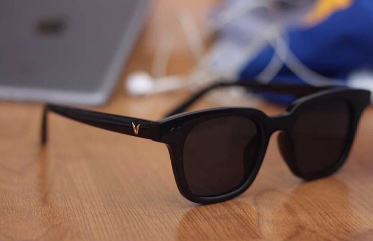 FunkyTradition Stylish Black Monster Wayfarer Sunglasses