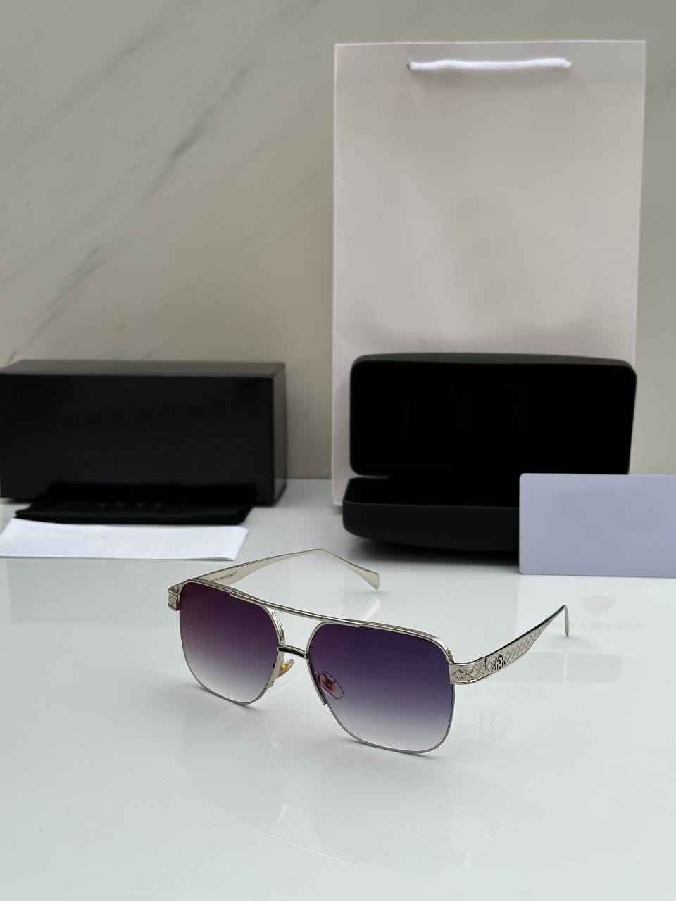 Salman Khan Style: Elite Black Gradient Aviator Sunglasses (Silver/Gold)