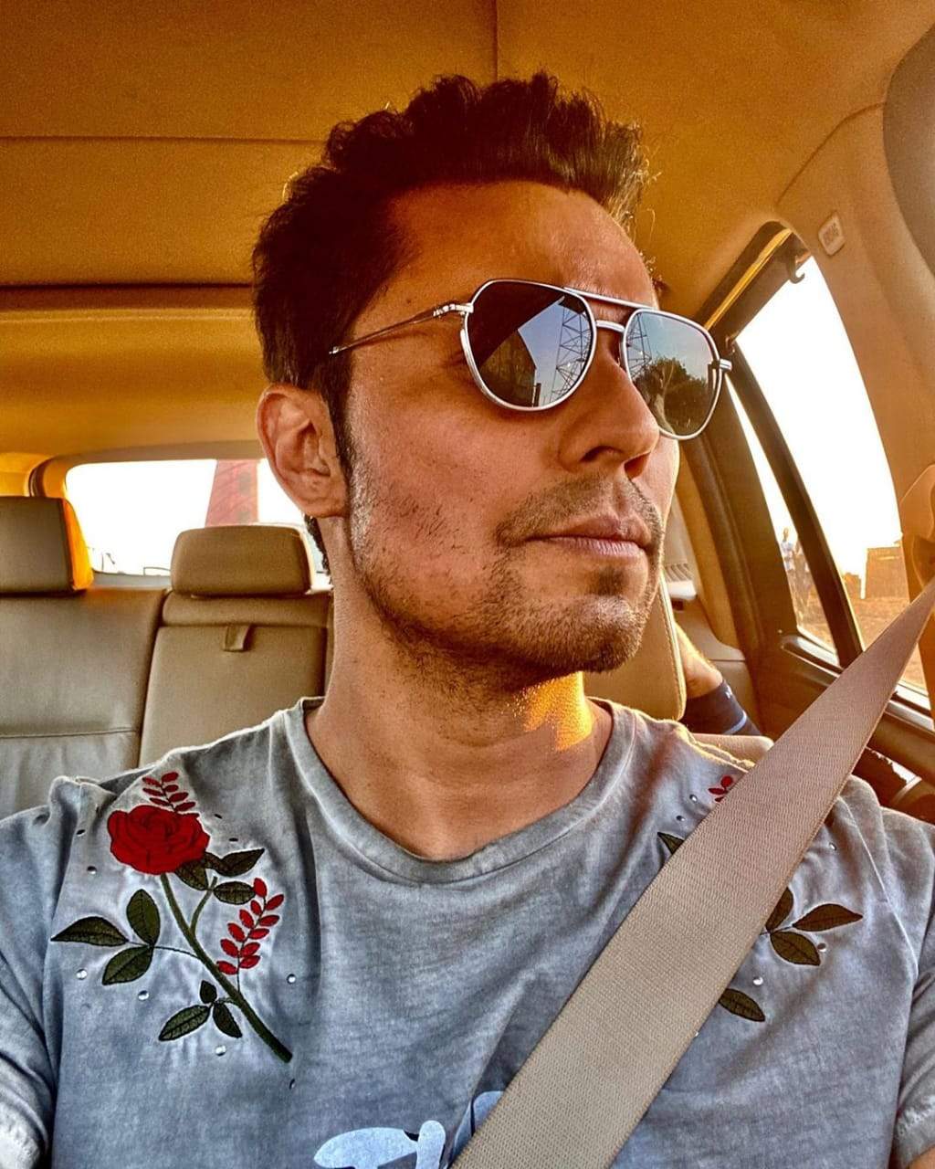 New Stylish Randeep Hooda Alloy Frame Pilot Sunglasses For Men And Women-FunkyTradition