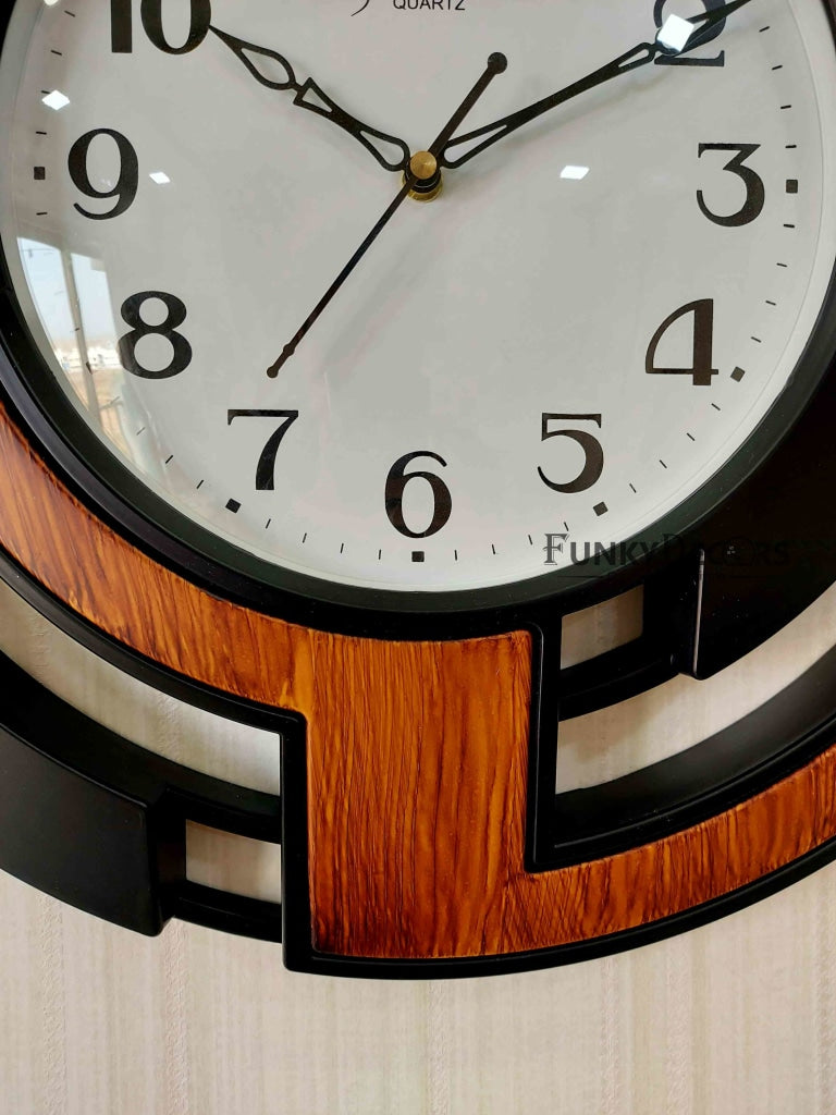 Funkytradition Round Elegant Design Wall Clock Watch Decor For Home Office And Gifts 47 Cm Tall