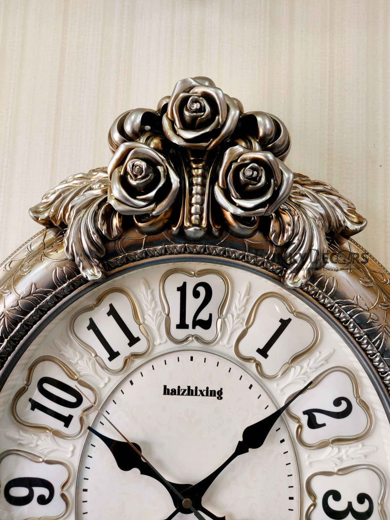 Funkytradition Royal Silver Reindeer Wall Clock For Home Office Decor And Gifts 72 Cm Tall Clocks