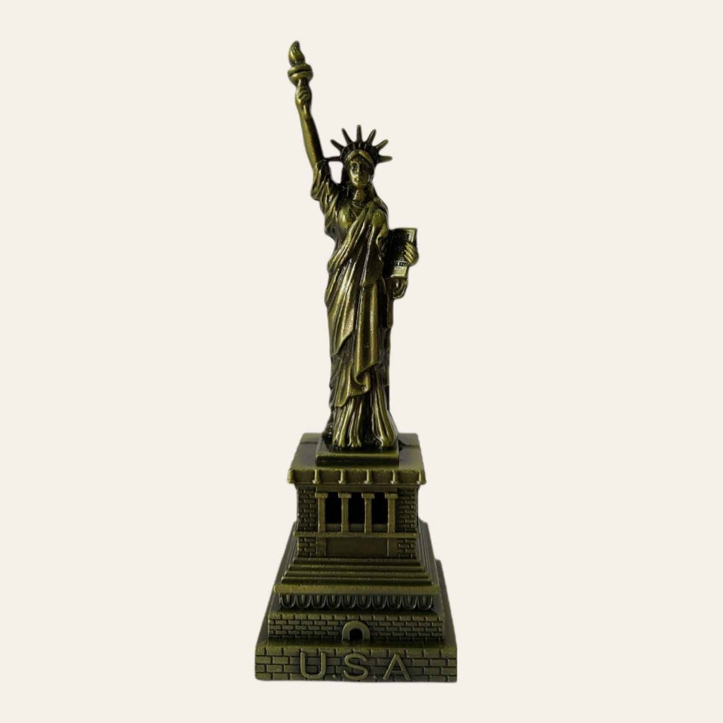 FunkyTradition Statue Of Liberty New York City Showpiece For Home Office Decor And Anniversary