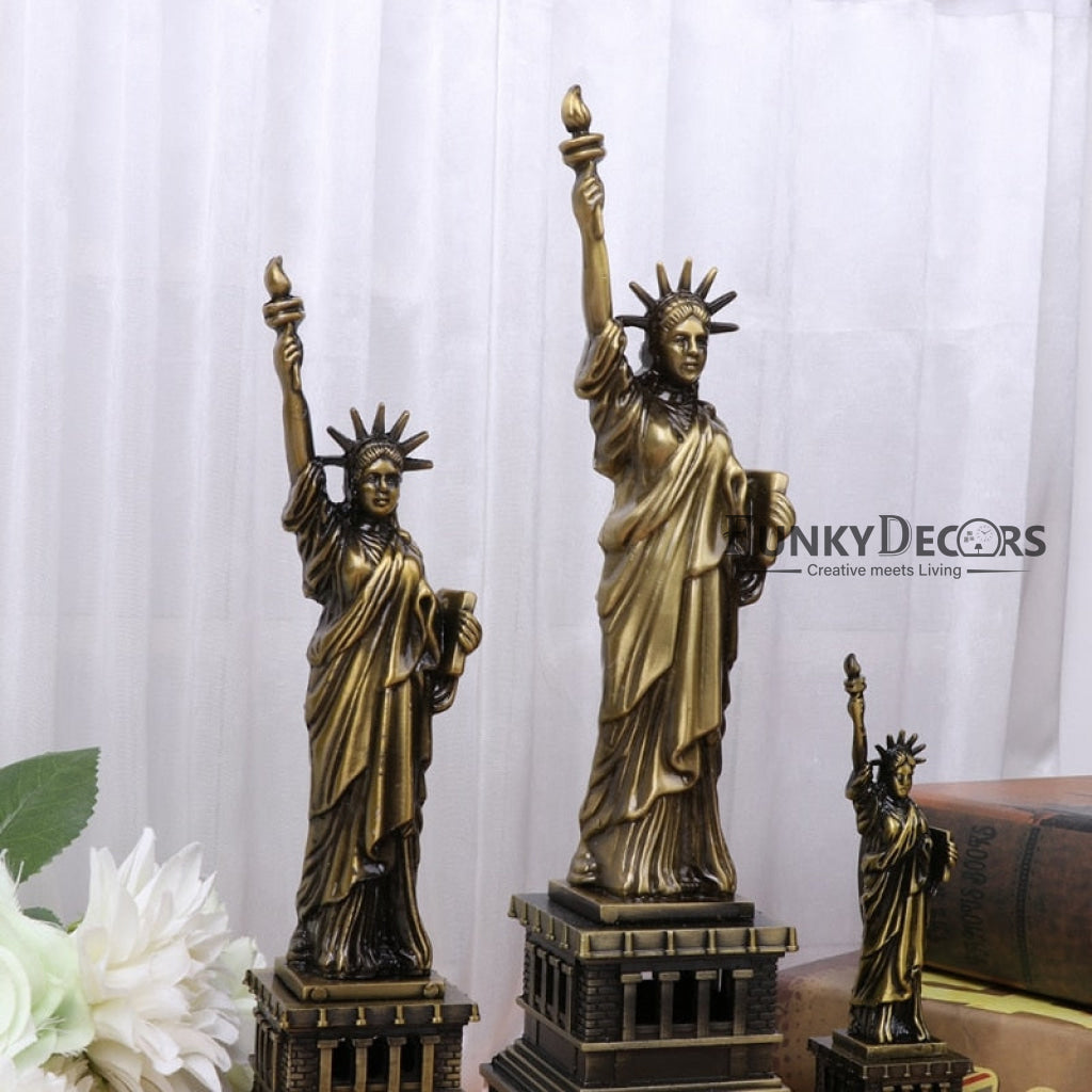 FunkyTradition Statue Of Liberty New York City Showpiece For Home Office Decor And Anniversary