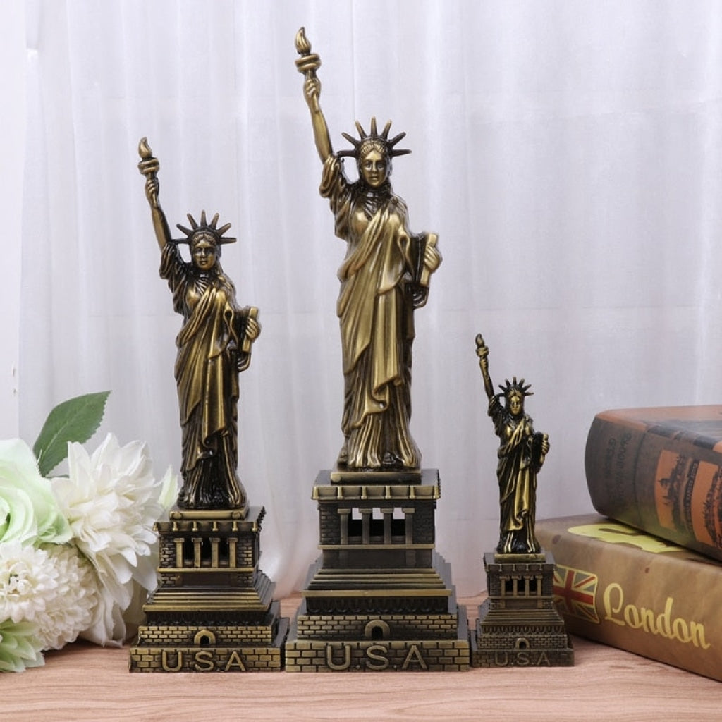 FunkyTradition Statue Of Liberty New York City Showpiece For Home Office Decor And Anniversary