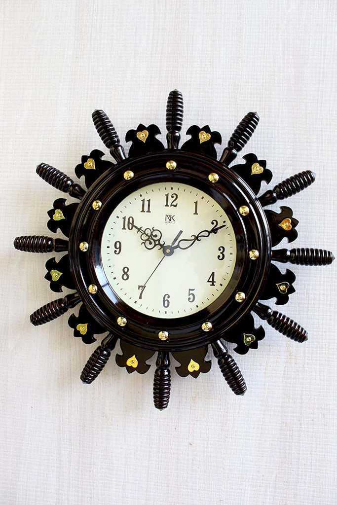 Funkytradition Vintage Battle Shield Brown Decorative Retro Round Ship Steering Shape Wall Clock