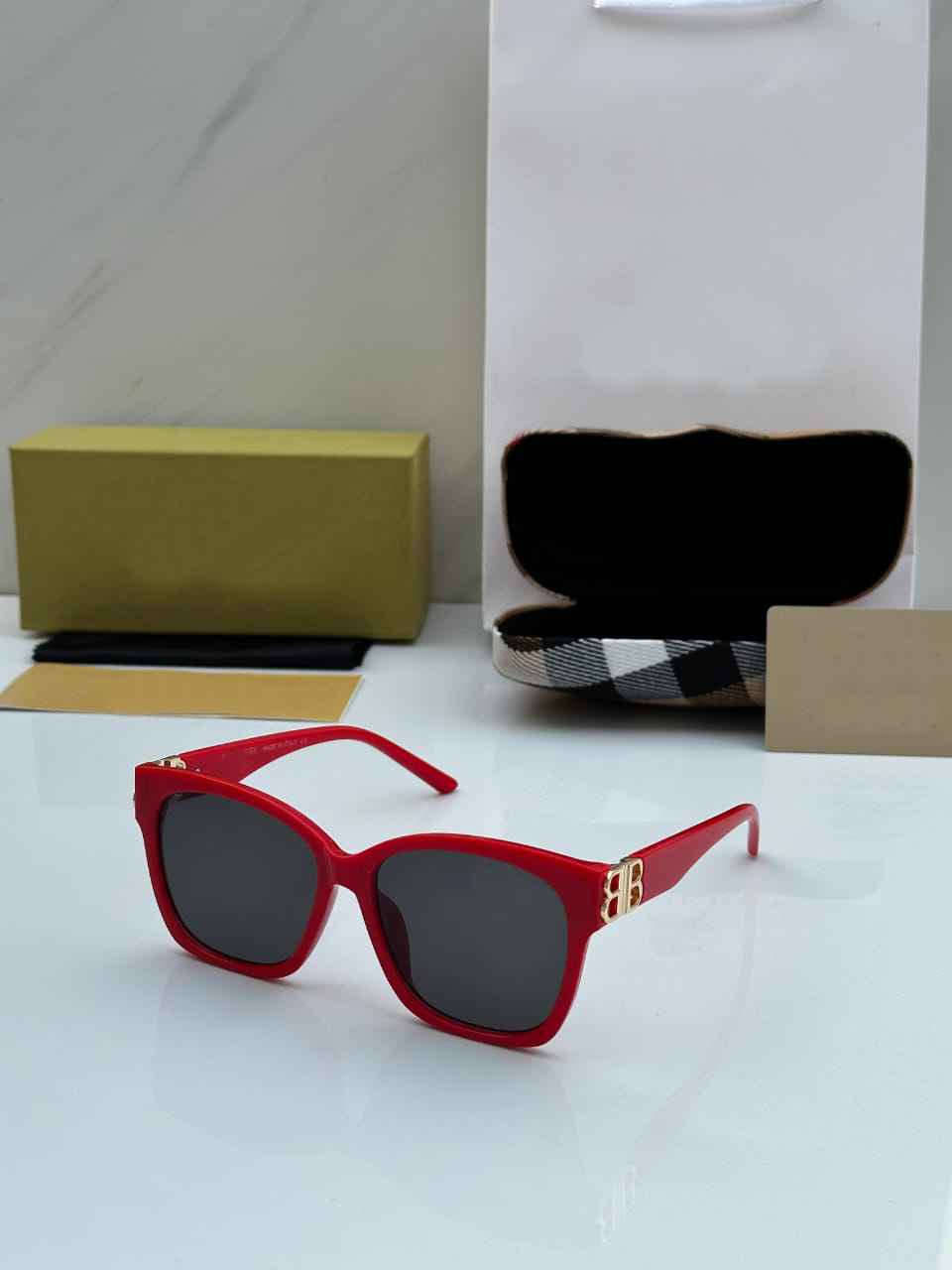 Kareena Kapoor Inspired Oversized Sunglasses for Women – Luxury Bold Shades (Red, Pink, White, Clear)