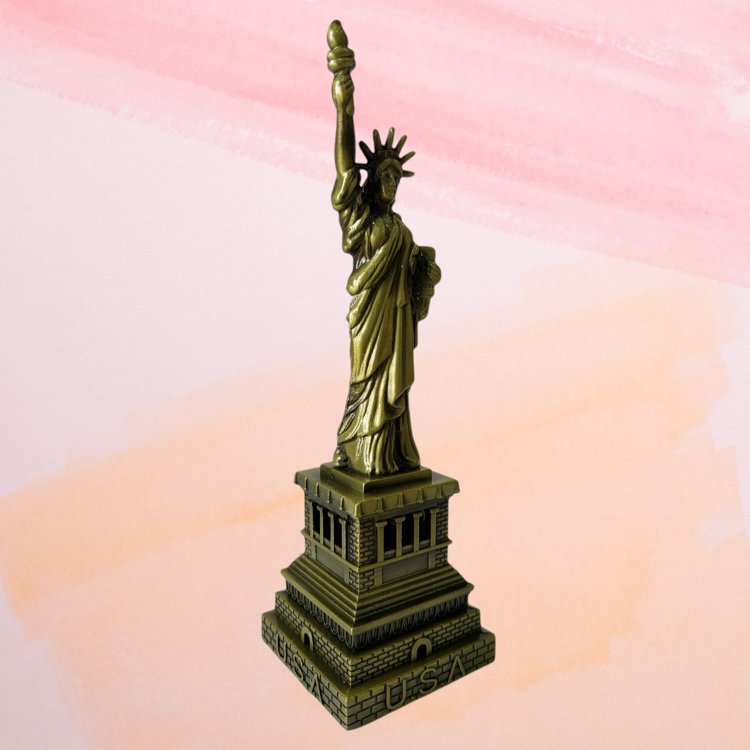 FunkyTradition Statue of Liberty New York City Showpiece for Home Office Decor and Anniversary Birthday Gifts