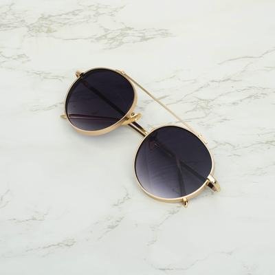 AVIATOR CLASSIC Sunglasses in Gold and Black - RB3025 | Ray-Ban® US