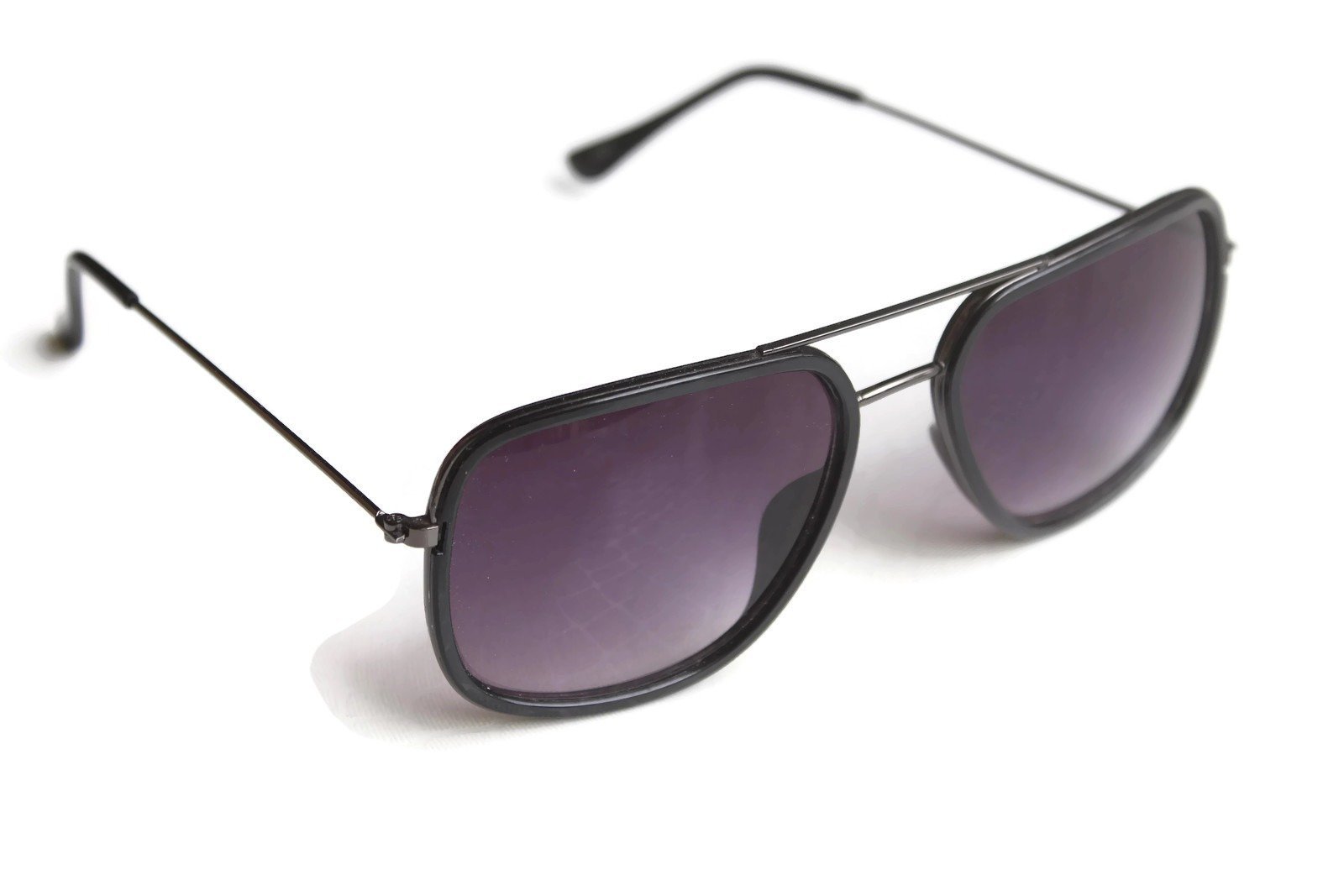 FunkyTradition Stylish Black Gradient Aviator Sunglasses - FunkyTradition